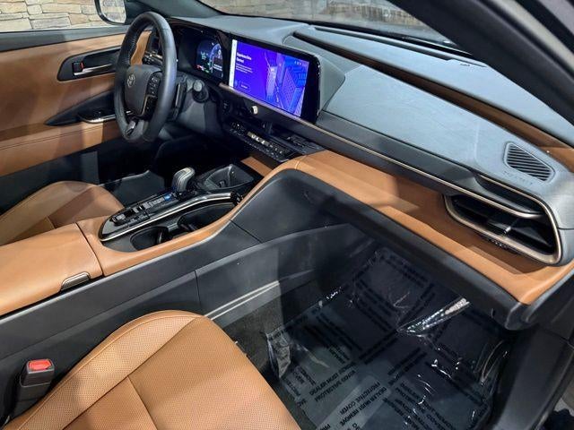 2025 Toyota Crown Signia XLE AWD (Natl)