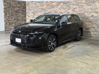 2025 Toyota Crown Signia XLE AWD (Natl)
