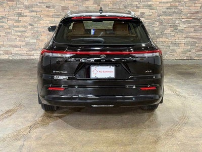 2025 Toyota Crown Signia XLE AWD (Natl)