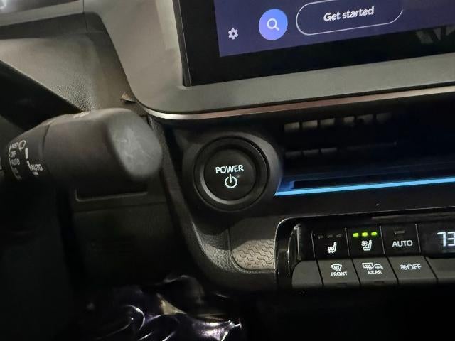 2023 Toyota Prius LE AWD (Natl)