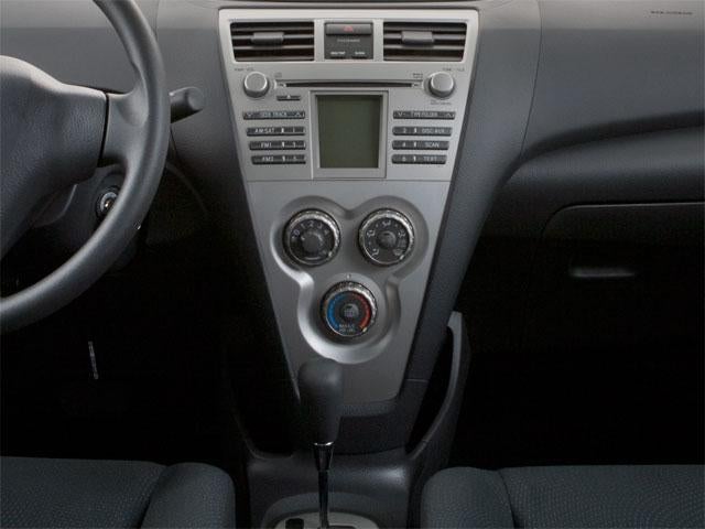 2010 Toyota Yaris 4dr Sdn Auto (Natl)