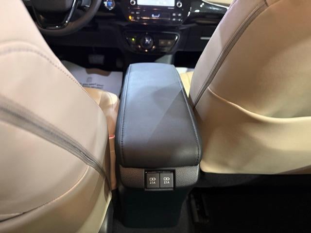 2022 Toyota Prius XLE (Natl)