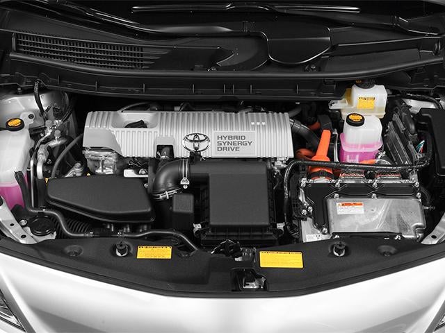 2014 Toyota Prius v 5dr Wgn Two (Natl)