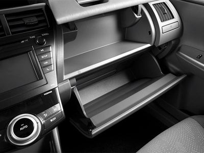 2014 Toyota Prius v 5dr Wgn Two (Natl)