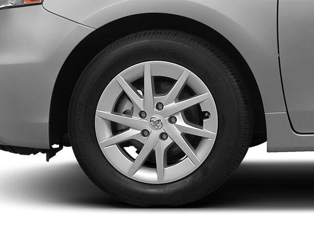 2014 Toyota Prius v 5dr Wgn Two (Natl)