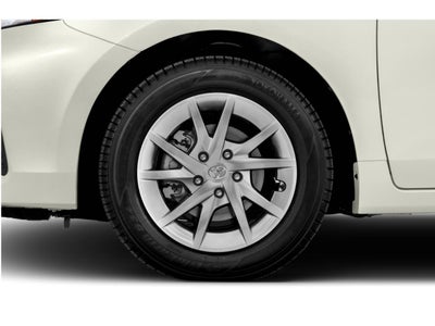 2015 Toyota Prius v 5dr Wgn Five (Natl)