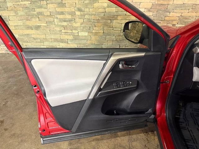 2017 Toyota RAV4 XLE AWD (Natl)