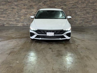 2025 Hyundai ELANTRA SE