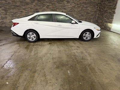 2025 Hyundai ELANTRA SE