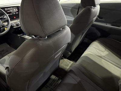 2025 Hyundai ELANTRA SE