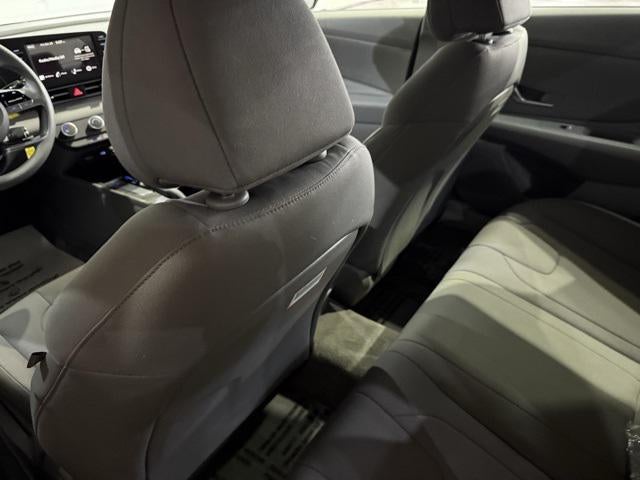 2025 Hyundai ELANTRA SE