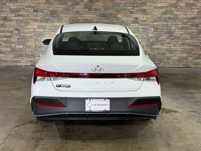 2026 Hyundai ELANTRA SE