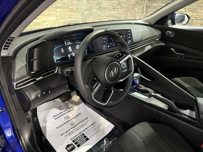 2025 Hyundai ELANTRA SE