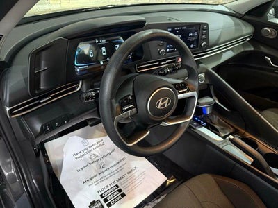 2025 Hyundai ELANTRA SE