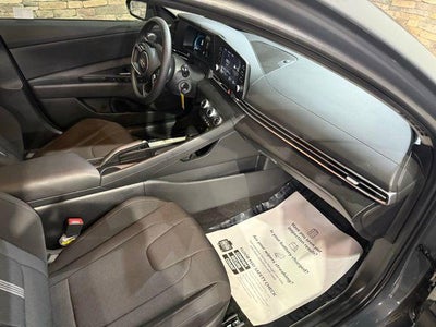 2025 Hyundai ELANTRA SE