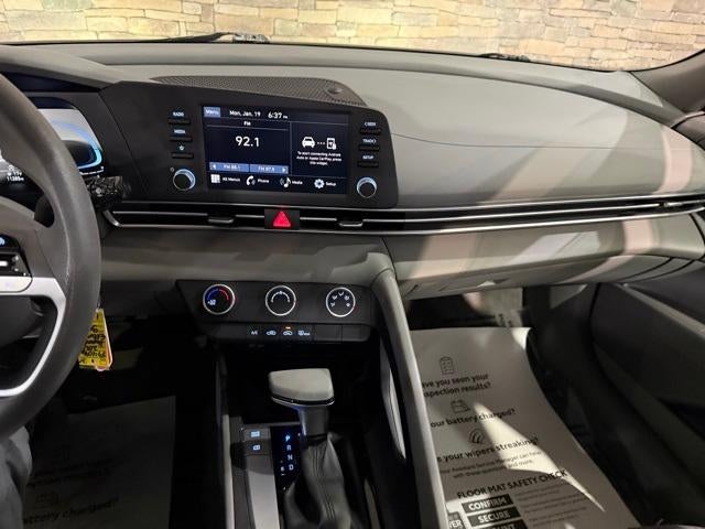 2024 Hyundai ELANTRA SE IVT