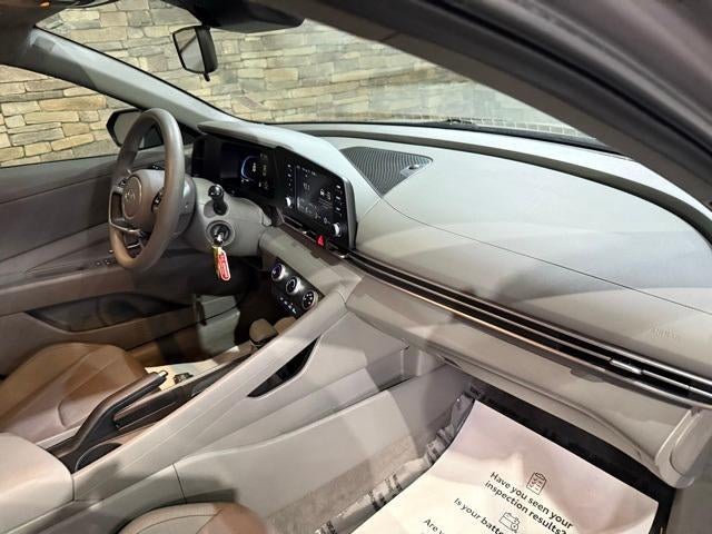 2024 Hyundai ELANTRA SE IVT