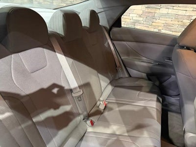 2024 Hyundai ELANTRA SE IVT