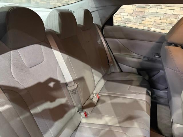 2024 Hyundai ELANTRA SE IVT