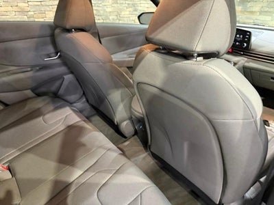2024 Hyundai ELANTRA SE IVT