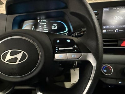 2025 Hyundai ELANTRA SE