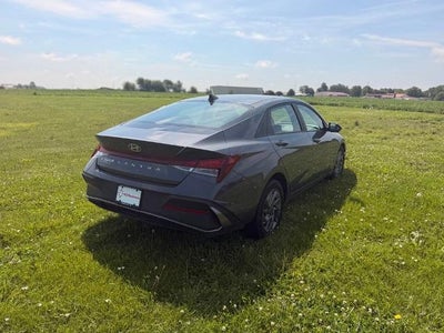 2024 Hyundai ELANTRA SEL IVT