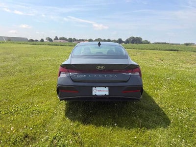 2024 Hyundai ELANTRA SEL IVT