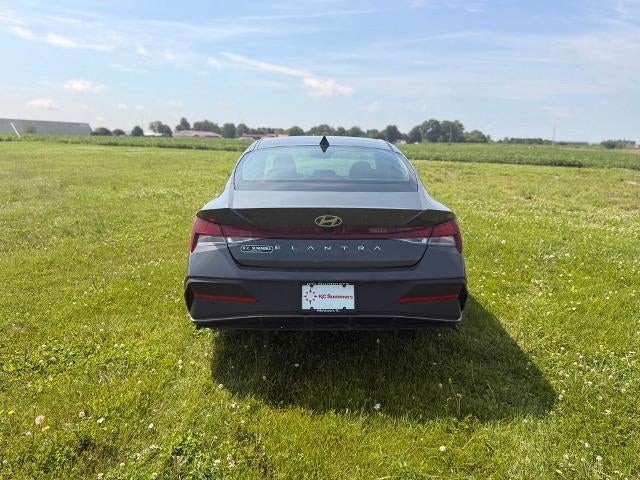 2024 Hyundai ELANTRA SEL IVT