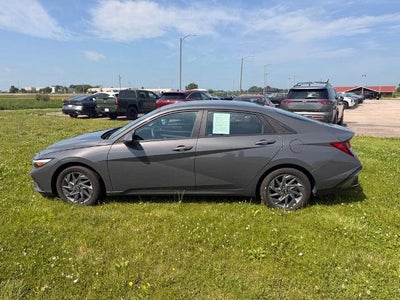 2024 Hyundai ELANTRA SEL IVT