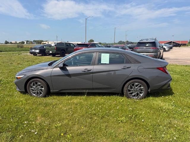 2024 Hyundai ELANTRA SEL IVT