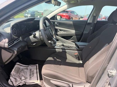 2024 Hyundai ELANTRA SEL IVT
