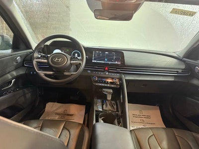 2025 Hyundai ELANTRA Limited