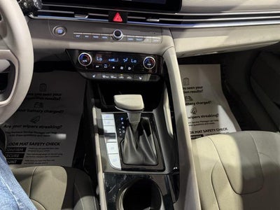 2025 Hyundai ELANTRA SEL Convenience