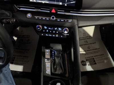2025 Hyundai ELANTRA SEL Convenience