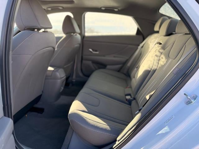 2025 Hyundai ELANTRA SEL Convenience IVT