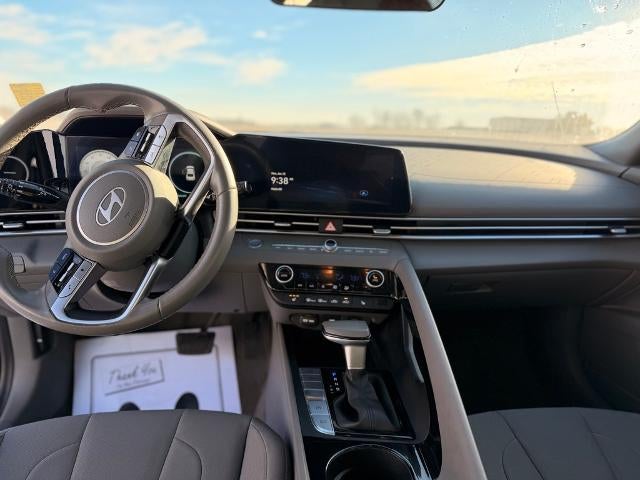 2025 Hyundai ELANTRA SEL Convenience IVT