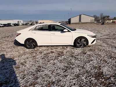 2025 Hyundai ELANTRA SEL Convenience IVT